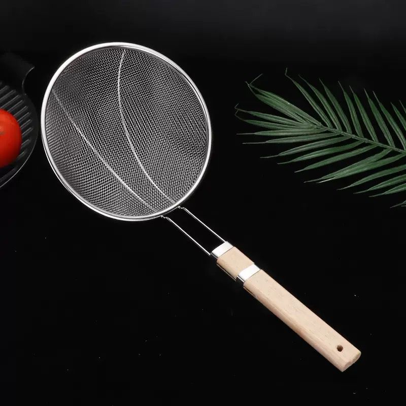 18cm Stainless Steel Fine Mesh Strainer with Wooden Handle